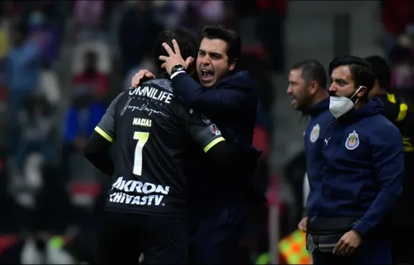 José Juan Macías nunca pudo convertirse en el delantero titular de Marcelo Michel Leaño.