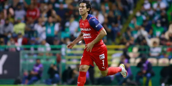 José Juan Macías podría estar viviendo sus últimos días como jugador de Chivas ante el interés de un club en la Liga MX.