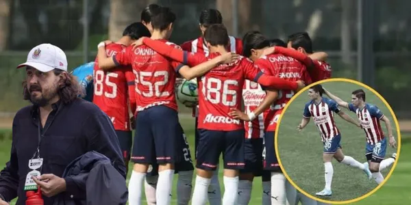 Jóvenes de Chivas con Amaury/FOTO: Récord