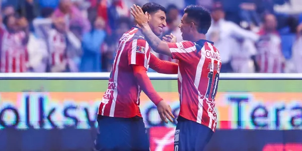Jugadores celebrando. Foto: Chivas