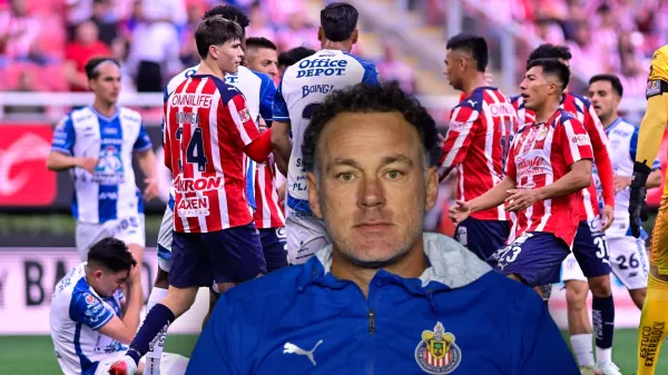 Jugadores de Chivas discutiendo con los de Pachuca y Gabriel Milito