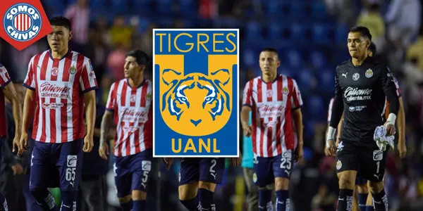 Jugadores de Chivas durante la derrota (Fuente: MEXSPORT)
