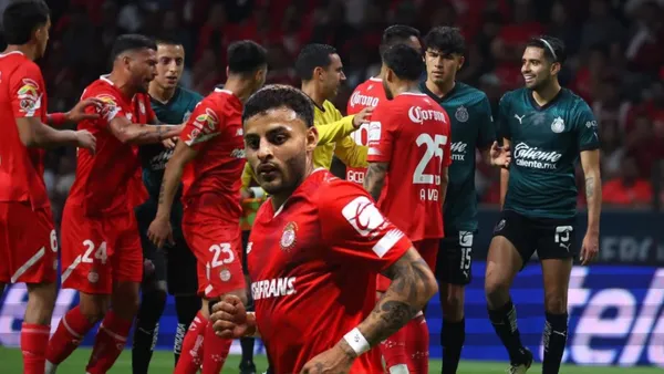 Jugadores de Chivas en conato de bronca