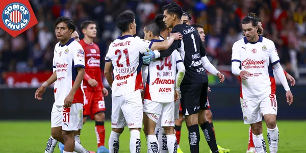 Jugadores de Chivas en el Clásico Tapatío (Fuente: MEXSPORT)