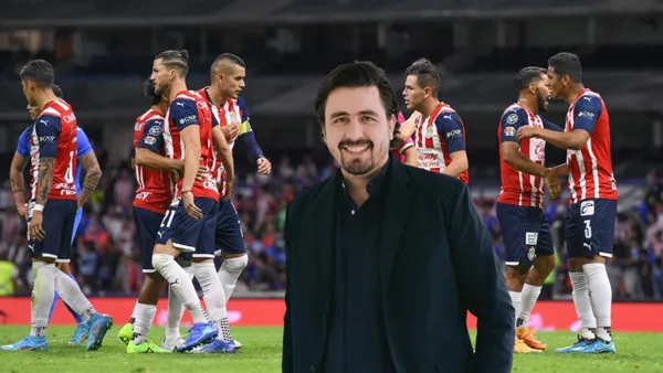 Jugadores de Chivas en un partido y Amaury Vergara