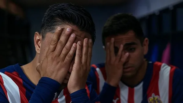 Jugadores de Chivas tristes (Foto: GROK)