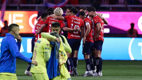 Jugadores de Chivas y americanistas llorando