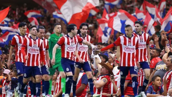 Jugadores de Chivas y la aficion