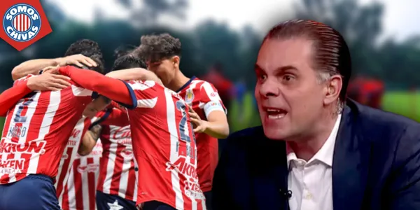 Jugadores de Chivas y Martinoli (Fuente: MEXSPORT)