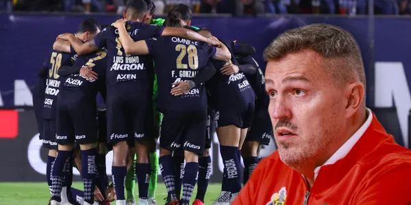 Jugadores de Chivas y Óscar García / Foto: MEXSPORT