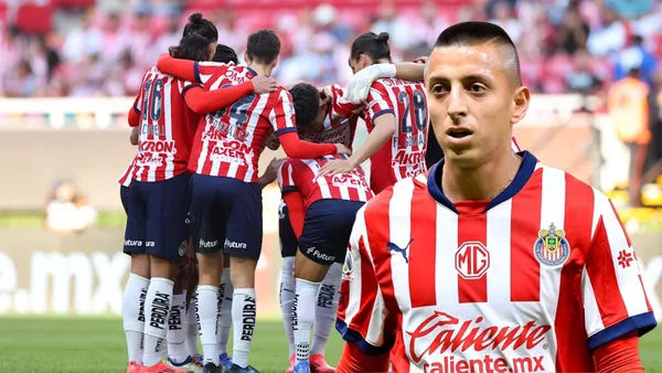 Jugadores de Chivas y Roberto Alvarado (Foto tomada de: MexSport)
