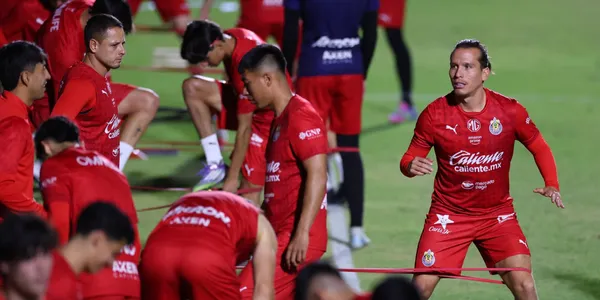 Jugadores en entreno. Foto: Chivas