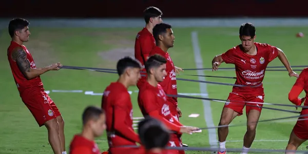 Jugadores en entreno. Foto: Chivas