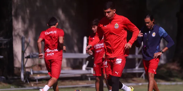 Jugadores en entreno. Foto: Chivas