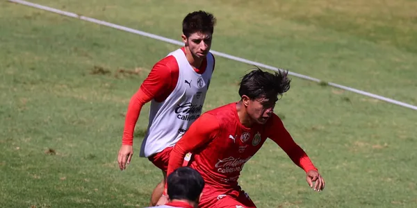 Jugadores en entreno. Foto: Chivas