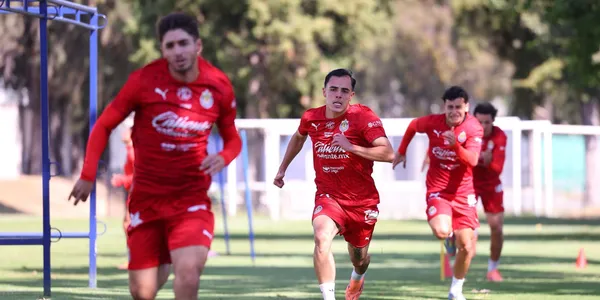 Jugadores en entreno. Foto: Chivas