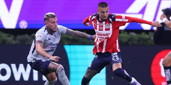 Jugadores en partido. Foto: Chivas