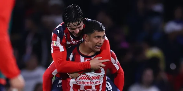 Jugadores festejando. Foto: Chivas