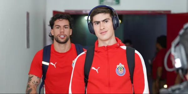 Jugadores previo a partido. Foto: Chivas