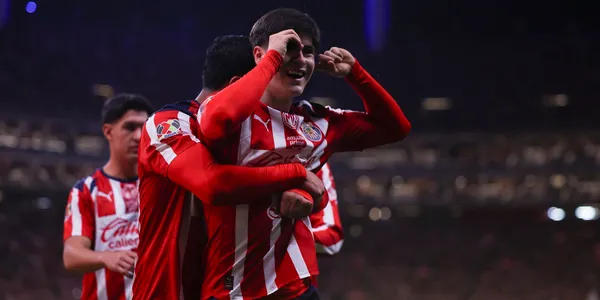 Jugasdores celebrando. Foto: Chivas