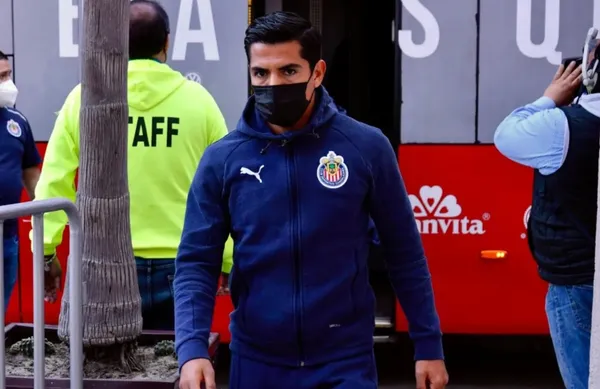 La afición del Rebaño se manifestó el pasado viernes por la noche a las afueras del hotel de concentración de Chivas en la CDMX.