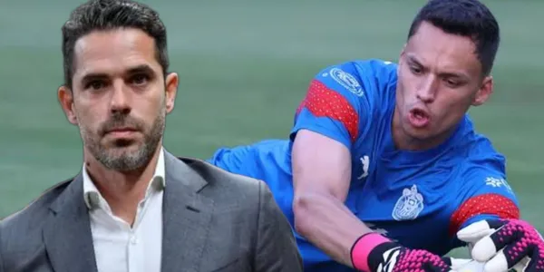 La afición lo pedía como titular, Gago habría tomado una decisión con Whalley.