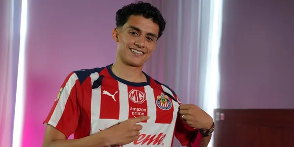 Ledezma en presentación. Foto: Chivas