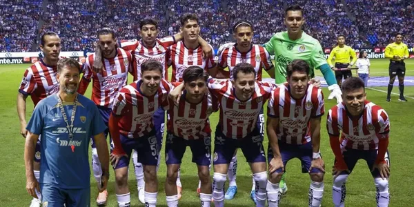 Lema con jugadores de Chivas/FOTO: X Chivas