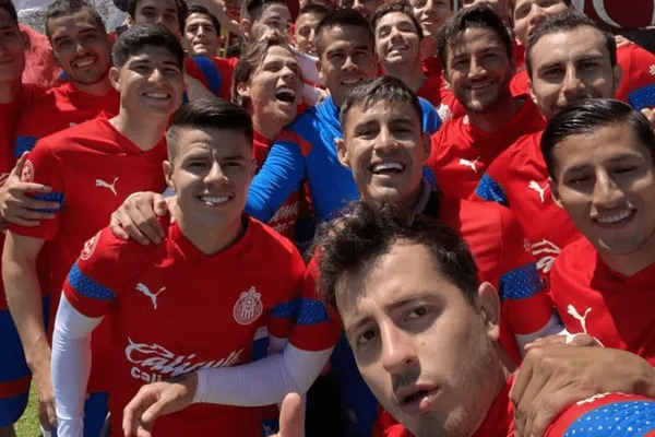 “Lo que hubieras jugado si te hubieras concentrado en tu profesión y no en la fiesta” comentario de la afición en el mensaje de despedida de Chicote.