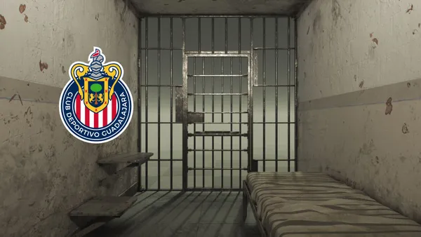Logo de Chivas en una prisión
