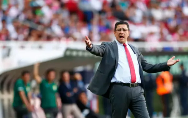 Luis Fernando Tena es el actual entrenador de la selección guatemalteca.