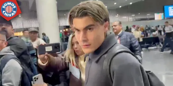 Luka Romero arribando a Cruz Azul (Fuente: MEXSPORT)