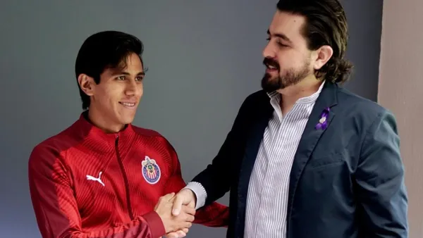 Macías fue visto junto a Vergara en el Estadio Akron | Foto: Soy Futbol