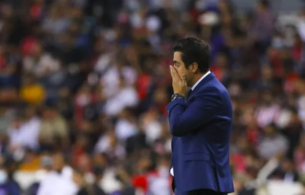 Marcelo Michel Leaño había tomado el cargo como director técnico interino tras la salida de Víctor Vucetich el torneo anterior.