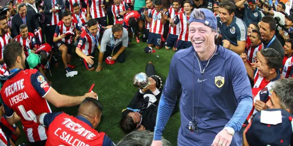 Matías Almeyda regresa a México para un nuevo trabajo que cada vez lo acerca más a Chivas.