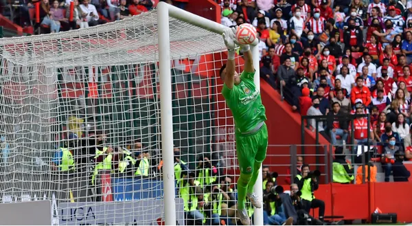 Miguel Jiménez está convertido en un verdadero porterazo y pide a gritos una oportunidad en el Tri.