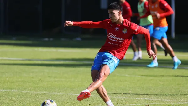Miguel Tapias ya está entrenando con Chivas como primer refuerzo | Foto: X @chivas