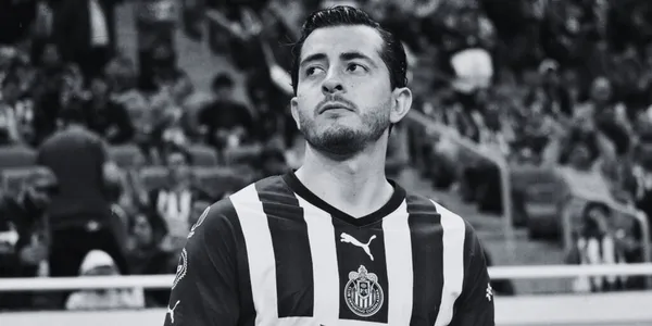 Mozo en partido. Foto: TV Azteca