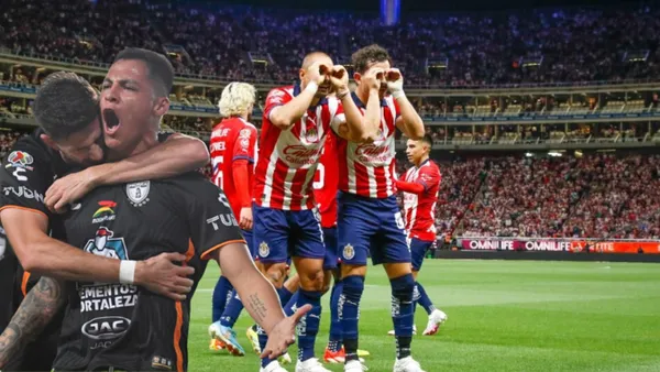 Mozo festejando un gol con Chicharito