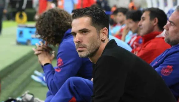 No todo es felicidad, Gago molesto con un elemento que no le hace caso