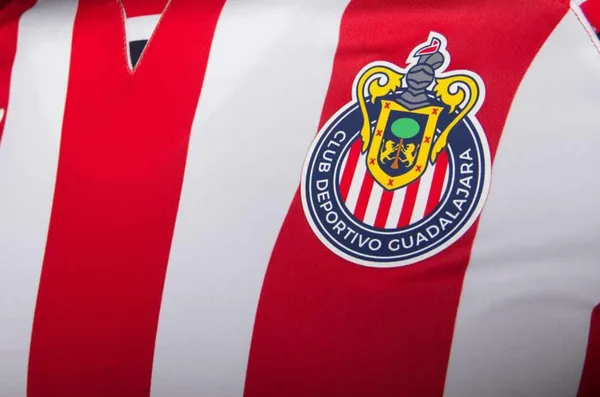 NOTICHIVAS, es el noticiero interno del club que se transmite en el canal de YouTube de Chivas.