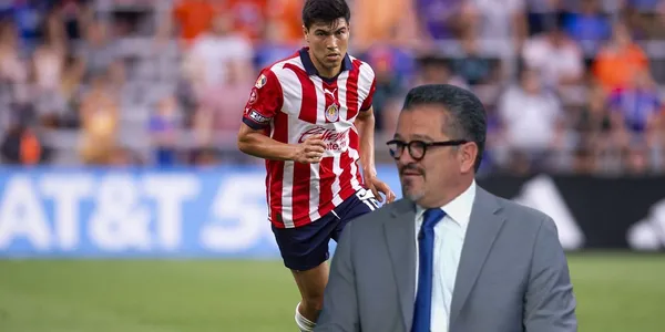 Nuevamente Carlos Hermosillo encontró en Erick Gutiérrez al gran villano de las Chivas