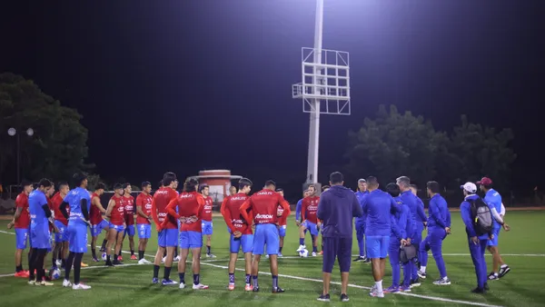 Óscar García tuvo una sorpresa en la convocatoria para enfrentar al Cibao FC | Foto: X @chivas