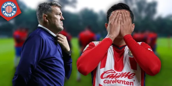 Óscar García y jugador de Chivas (Fuente: MEXSPORT / GROK)