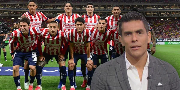 Osvaldo Sánchez y jugadores de Chivas / Foto: MEXSPORT