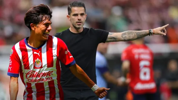 Padilla celebrando con Chivas y Fernando Gago