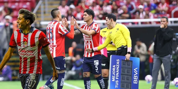 Padilla y Piojo saliendo por el Pocho/FOTO: ESPN