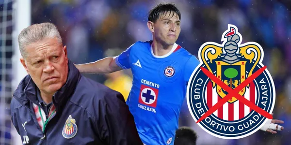 Peláez con Alexis con el escudo de Chivas/FOTO: ESPN