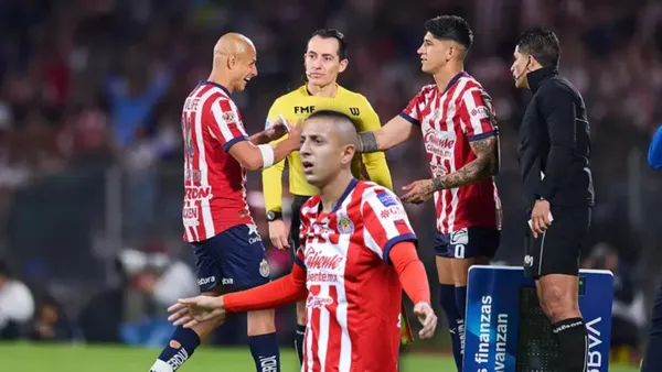 Piojo Alvarado participó en una broma que prueba la popularidad de Chicharito por encima de la de Pulido | Foto: Especial