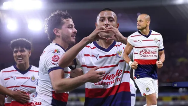 Piojo, Mozo, Guti y Chicharito celebrando